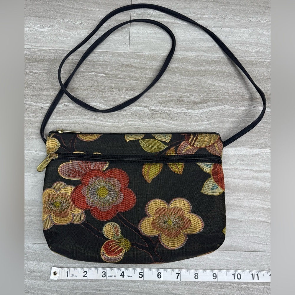 Danny K Floral Tapestry Handmade Lined Crossbody Bag - Picture 2 of 8